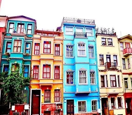 B&B Wonderful Vip Huge Suits - 100 Mt To Taksim Square - Best Seller- Free Wifi A *