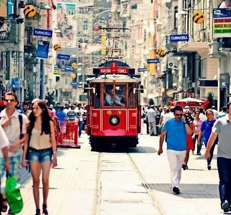 Wonderful Vip Huge Suits - 100 Mt To Taksim Square - Best Seller- Free Wifi A * Istanbul